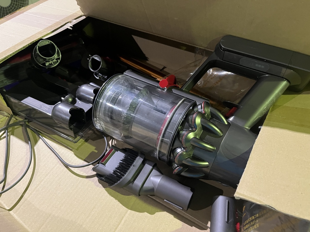 掃除機 ダイソン SV12FF 年式不明 製造番号:YF9-JP-KNF0344A 正常動作  (後藤)
