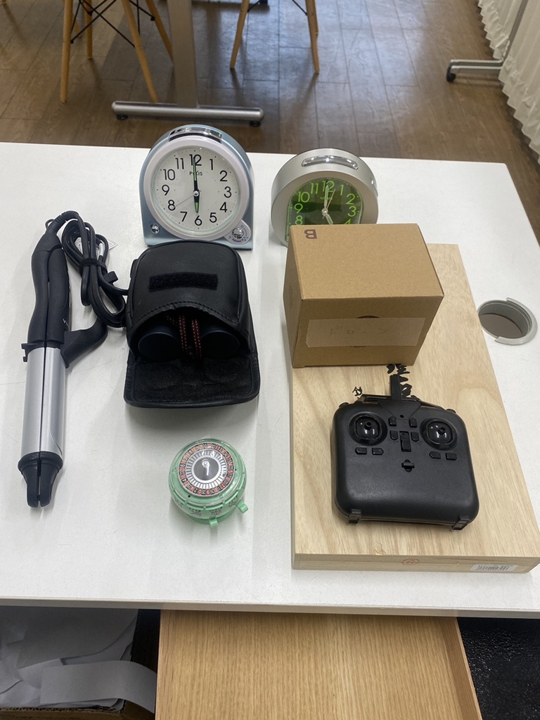 双眼鏡/ドローン　SKYFIGHT X/四川料理包丁セット/目覚まし時計*2　未使用などまとめて　陳建一