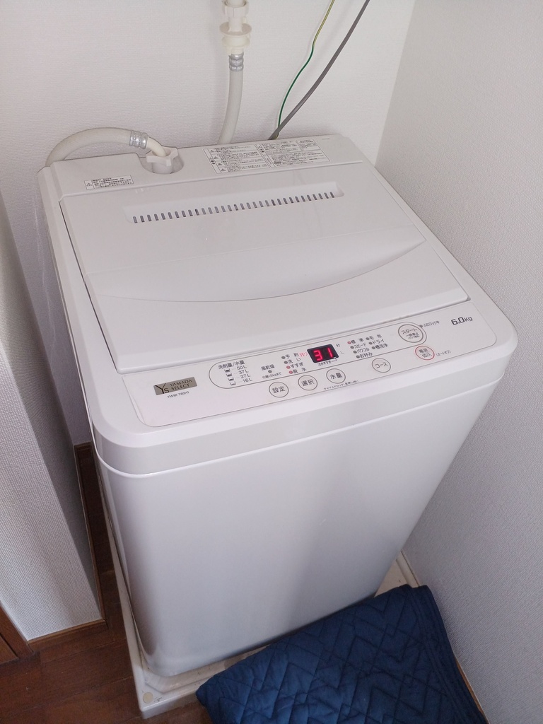 洗濯機　ヤマダ　YWM-T60H1　2022　槽削れ有